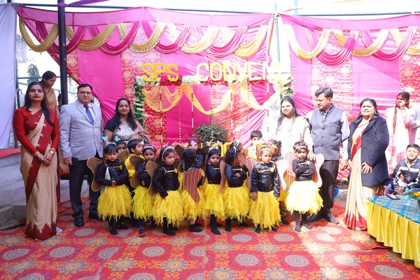 Children and staff celebrating together at SPS Convent School